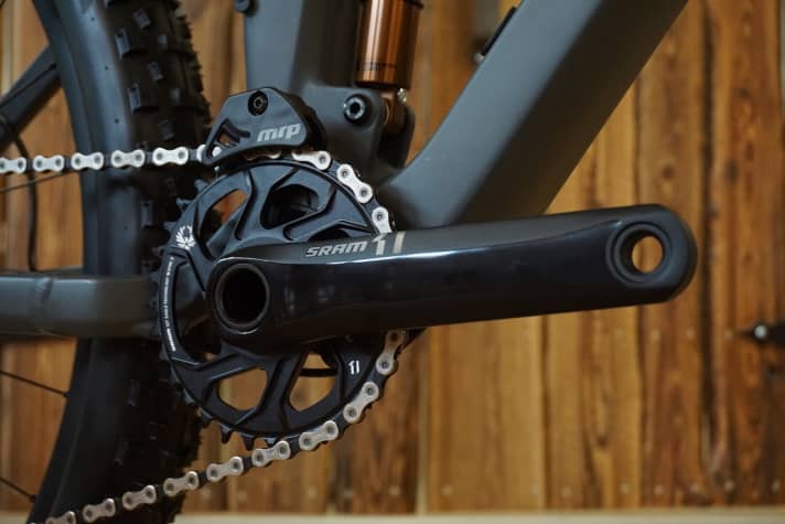 Alle Stereo 140-Modelle haben eine ISCG-Aufnahme für Kettenführungen. Nur beim Trail Motion Modell ist bereits ab Werk eine Kettenführung verbaut.