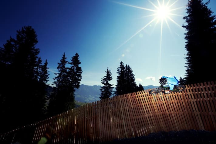   Insbesondere auf der Strada del Sole gibt es einige schöne Wallrides, die für Dauergrinsen sorgen. Nur oben herausspringen, das kann man leider nicht. 