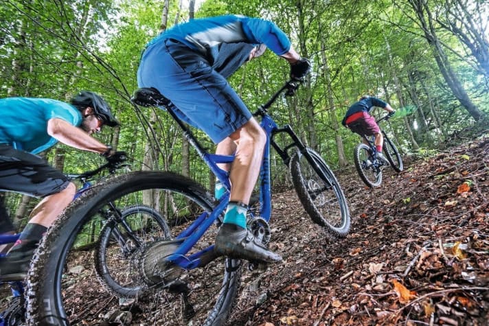   Wir haben die drei Reifenmaße 2,3, 2,6 und 2,8 Zoll im direkten Vergleich gegeneinander antreten lassen.