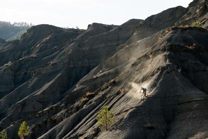   With 200/180 mm discs and a Magura brake system with four or two pistons, even this gradient should not be a problem.