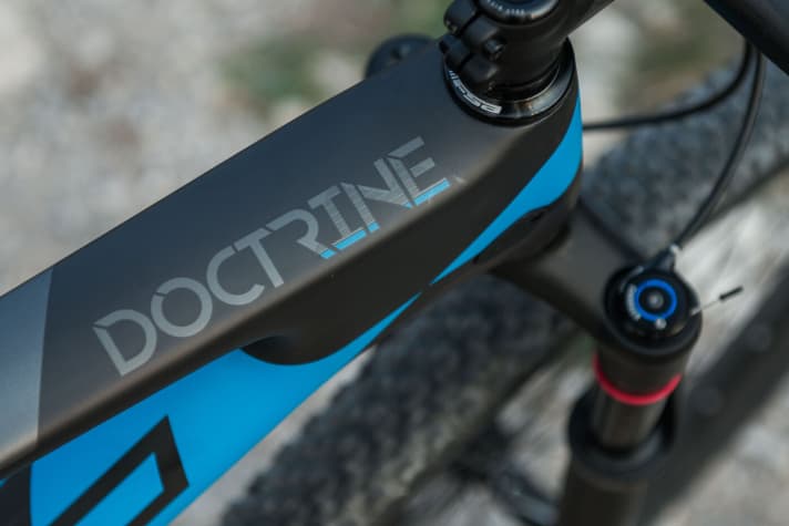   With the Doctrine, Felt presents the successor to the Nine hardtail. Incidentally, this was also part of our first 29er hardtail test in 2010 and only just missed out on winning the test back then.