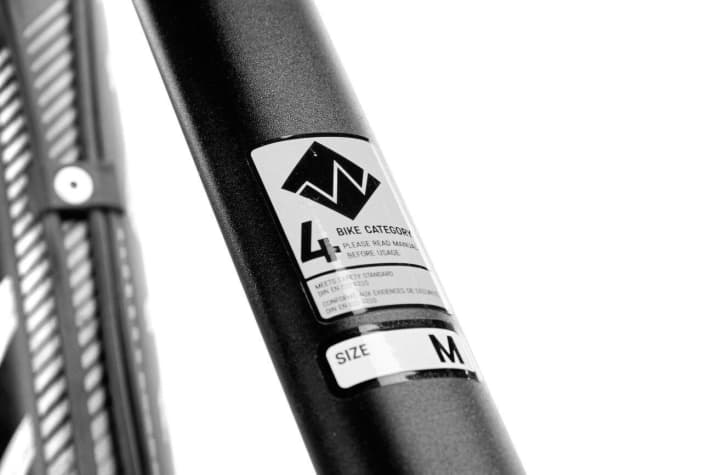 Category 4 (mostly enduro mountain bikes) Authorised for: Rough terrain descents, maximum speed 40 km/h, jumps and drops up to a height of 122 centimetres.