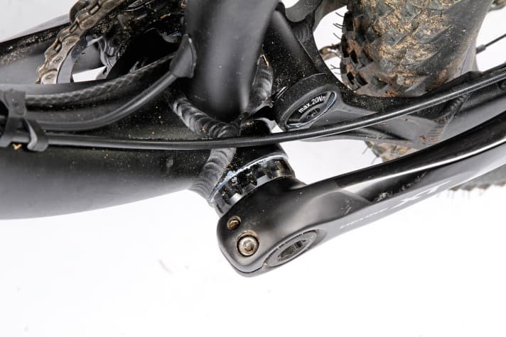   2. threaded BSA bottom brackets were considered obsolete and were replaced by the press-fit standard. However, due to easier maintenance and fewer problems with frame tolerances and cracking noises, more and more manufacturers such as Transalp are returning to the old bolt-on standard.
