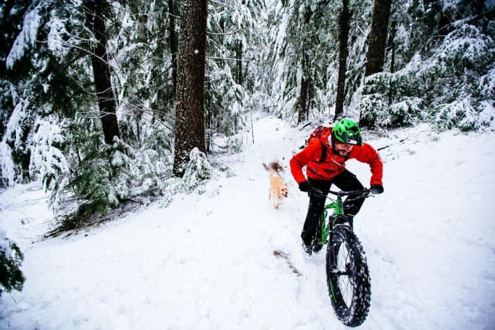   Grundlagen-Trainings können Sie auch im tiefsten Winter draußen absolvieren. In den ersten sechs Wochen kann man das Training auch beim Langlaufen, auf Tourenski oder beim Laufen abspulen.