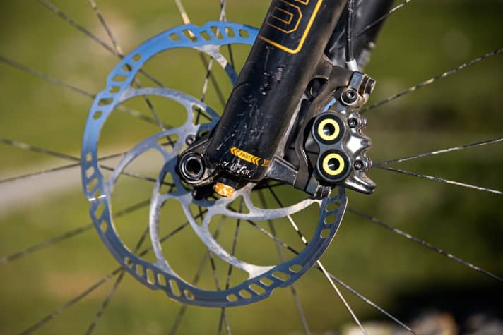   Specialized Enduro S-Works: Ein Segen bei der 30 Kilometer langen Abfahrt nach Allemont: Maguras starke MT7-Stopper.