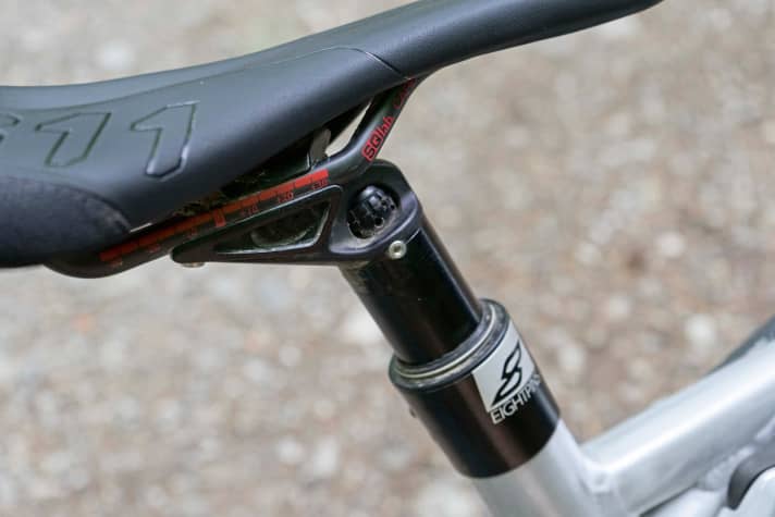   Liteville 301 MK14: The integrated Eightpins dropper post has a long stroke and smooth operation.