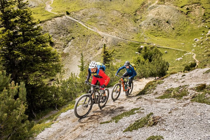   Flat, narrow trails with crisp climbs: despite using the mountain railway, the trail hunt in Arosa demanded lively and powerful bikes.