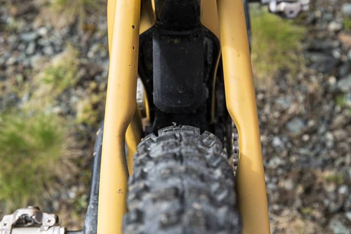   Cut-outs in the seat stays provide more tyre clearance on the Nomad. Santa Cruz releases the frame up to 2.5 inches.