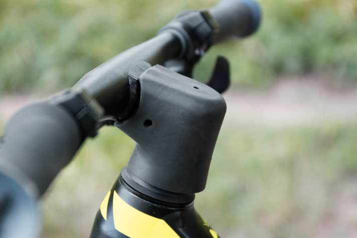 Attention to detail: The specially designed stem handlebar unit is padded with a rubber cap.
