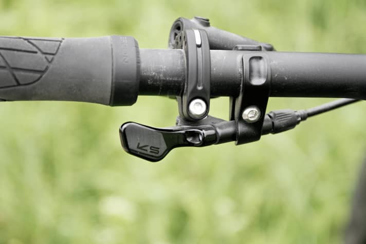   The remote lever of the Kind Shock LEV CI is called Soutpaw and is easy to operate.