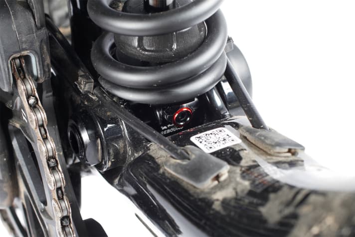   Giant Reign Advanced 0: The rebound adjustment cannot be reached with bare hands. The small, stiff knob can only be turned with a tool.