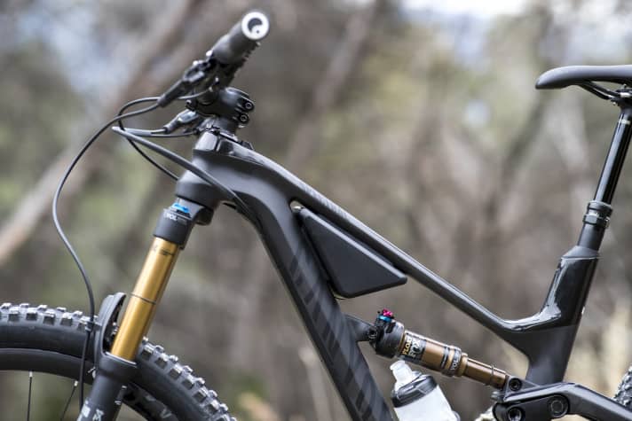 A small toolbox is optionally available for the new Spectral, which can be clicked into the front frame triangle. Unfortunately, there is no space for this in the XXS frame.