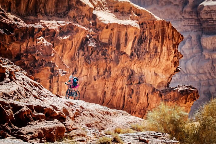   Jordan Bike Trail: The MTB route through Jordan comprises 20549 metres in altitude in 15 stages. However, it is divided into three parts, which can also be travelled individually.
