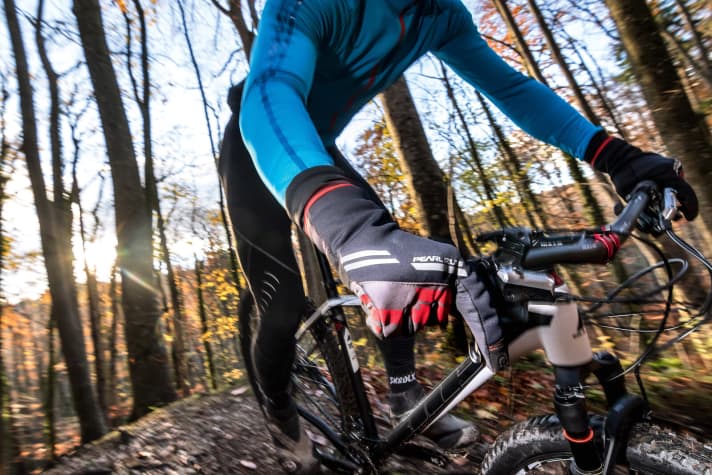   An example of a handlebar that is not too wide. The wrists do not bend.