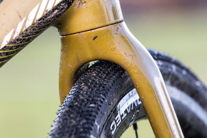   Too little tyre clearance: Even larger pebbles do not fit through the fork of the Kogas.