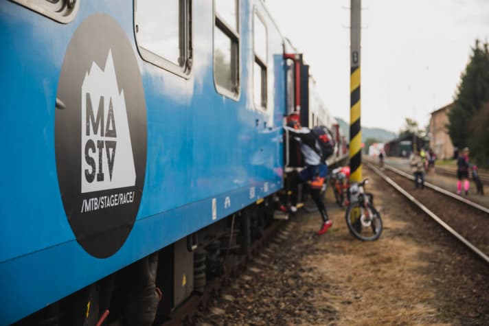   Mit dem Sonderzug durch Tschechien zu vier traillastigen Etappen: Das war das Masiv MTB Stage Race, das es mittlerweile nicht mehr gibt.