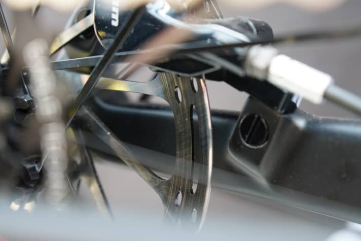   Die seitlich einsetzbaren Gewindeeinsätze sind austauschbar und versprechen damit Sorgenfreiheit, auch wenn das Gewinde mal ausgenudelt wird.