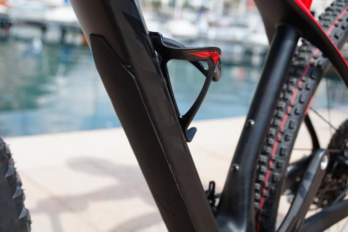   Ein dünner aber effektiver Schutz am Unterrohr und an den Kettenstreben soll den Rahmen dauerhaft schonen, ohne das Gewicht unnötig in die Höhe zu treiben.