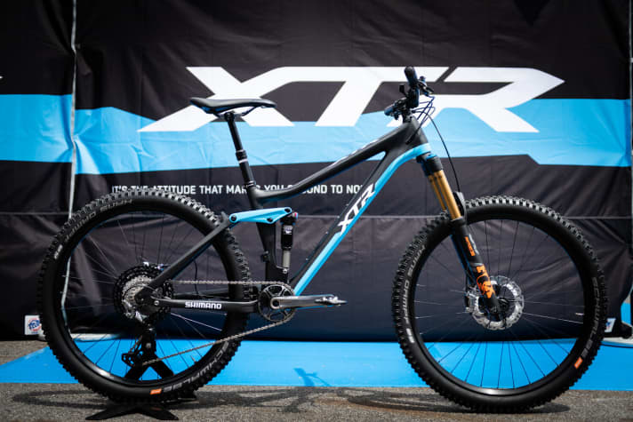   This bike is fitted with the complete Shimano XTR M9120 - the Enduro version - with 1x12 setup and 10-51 cassette.