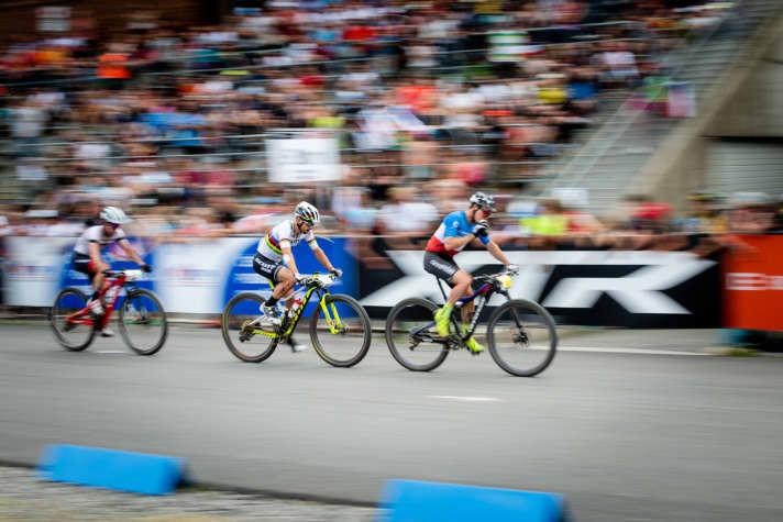   Marotte, Schurter and Cooper (from right) took turns in the lead. It was only when Schurter attacked on the last lap that Marotte had to let go.