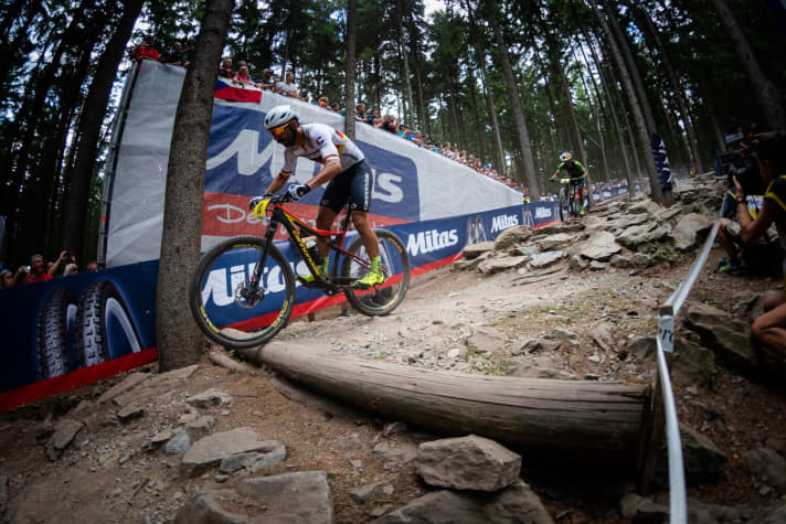   Manuel Fumic maintained his pace until the end of the race and was able to pass several riders.