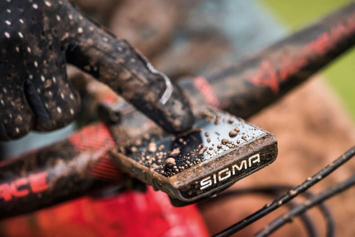 Mit Gorillaglas und einem staubgeschützten und wasserdichten Gehäuse trotzt der Rox den Elementen.