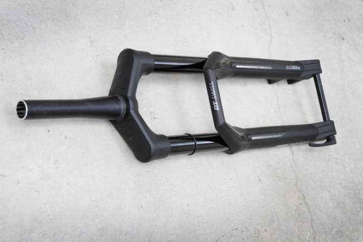   The new DT Swiss F 535 One: The first enduro MTB fork from the Swiss company with up to 160 millimetres of travel and some new details.
