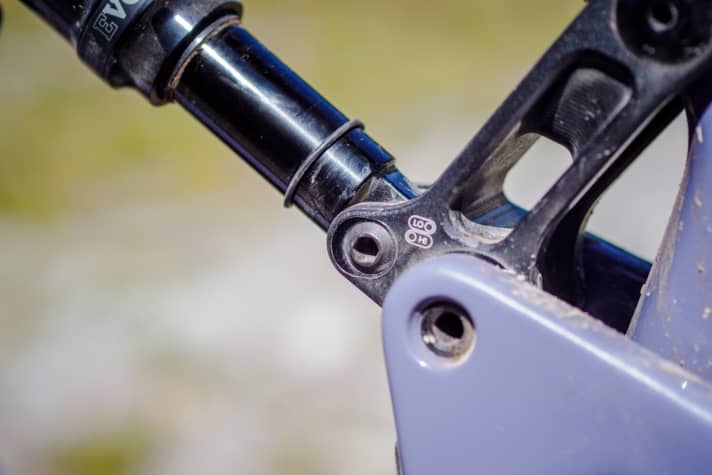   More appearance than reality: The flip chip only causes an extremely small change in the steering angle from 66.2 to 66.5 degrees.