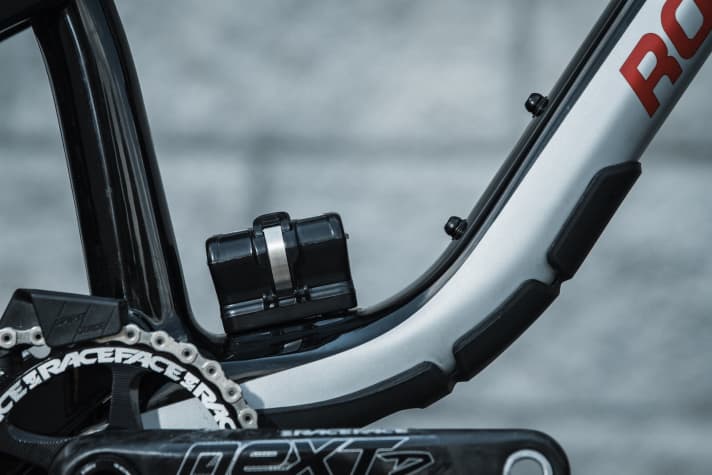   Depending on the frame design, the computing unit on which the battery sits is positioned. However, the frame must be prepared for the system.