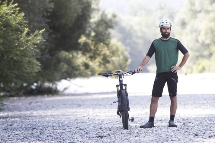   Sporty cut combination for racers and trail bikers.