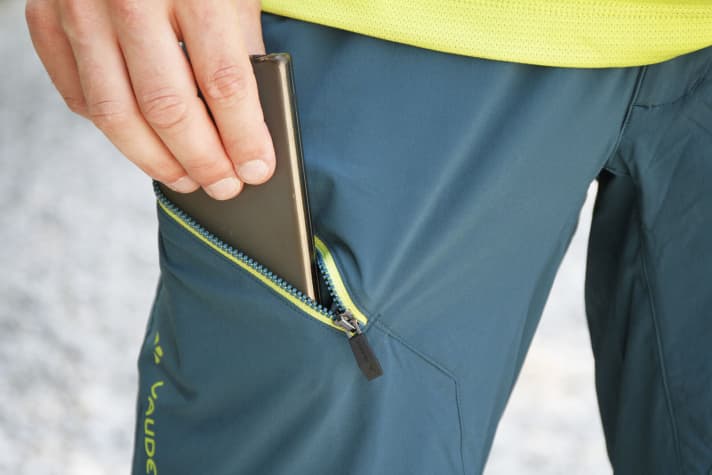   Three pockets tempt the wearer to stuff their trousers.