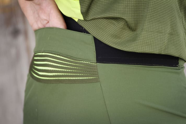   Flexible materials on the waistband follow your every move and make waistband adjustment superfluous.