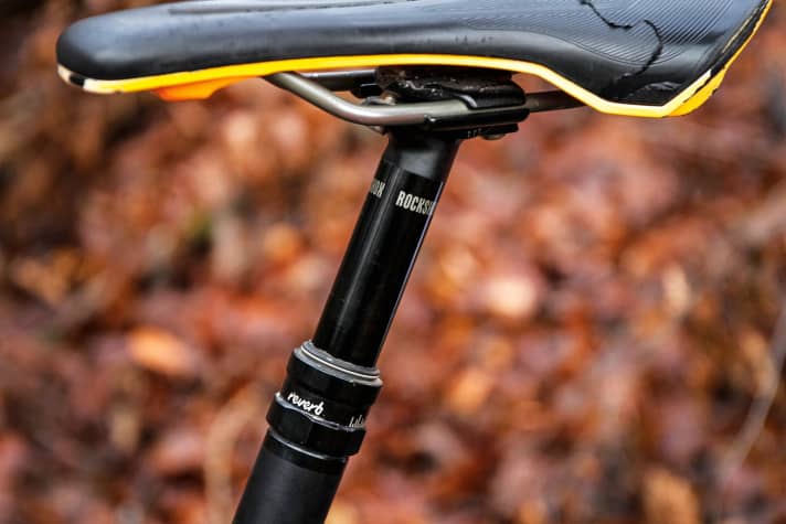   Abgesunken: Nach Problemen mit dem Absinken des Sattels kam die neue Reverb ans Bike. Doch auch diese zeigte gegen Ende des Tests die gleichen Symptome.