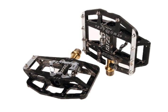 The Tatze Two Face, here in the version with titanium axle. A cheaper version with a steel axle is also available.