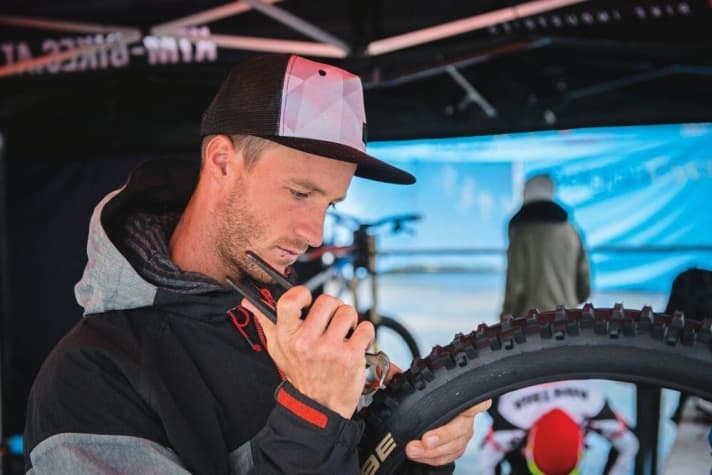   Johannes Fischbach likes to tinker with his own material. His bad luck with flats has encouraged him to bring a puncture protection system onto the market.