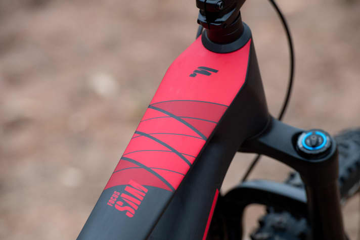   Das typische Designelement der Focus-Bikes: das kantige Oberrohr.