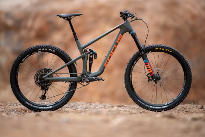   The Focus Sam 8.9 is available from dealers for 3999 euros and comes with Fox suspension.