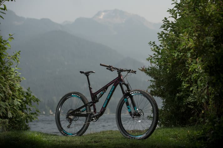   The more expensive of the two new aluminium models of the Thunderbolt.