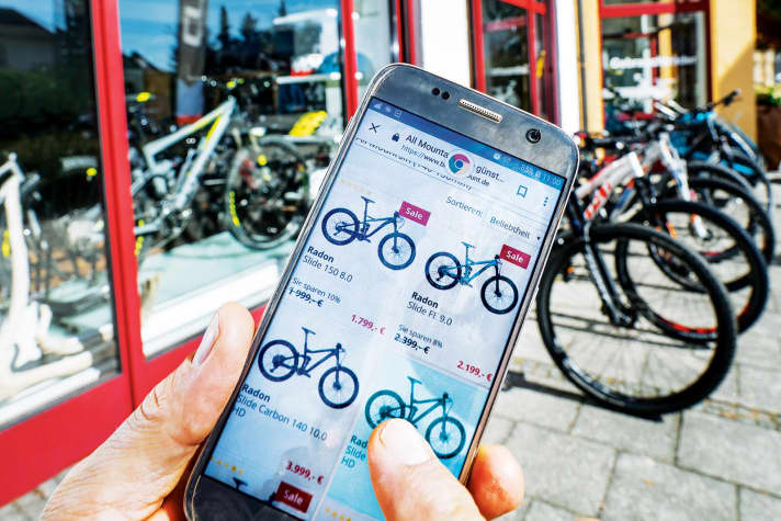 Welches Bike ist nur das richtige für mich? Einsteiger sind sich bei der Wahl ihres ersten Mountainbikes oft nicht sicher. <a href="service/kaufberatung/bike-affiliate-partner-shops/a39827.html"  rel="noopener noreferrer">Wir zeigen Ihnen hier eine Auswahl von Online-Shops aus unserem Affiliate-Werbeprogramm</a> , bei denen Sie ein Mountainbike, Mountainbike-Bekleidung, Zubehör oder Teile günstig im Internet kaufen können.