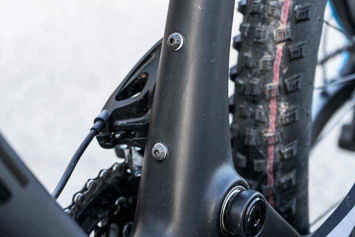   The Bulls Wild Edge is one of the few full-suspension marathon bikes to accommodate two large water bottles in the frame triangle.