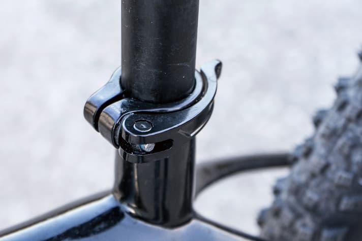   The quick-release saddle clamp is now rarely used, but makes it easier to lower the saddle before steep descents.