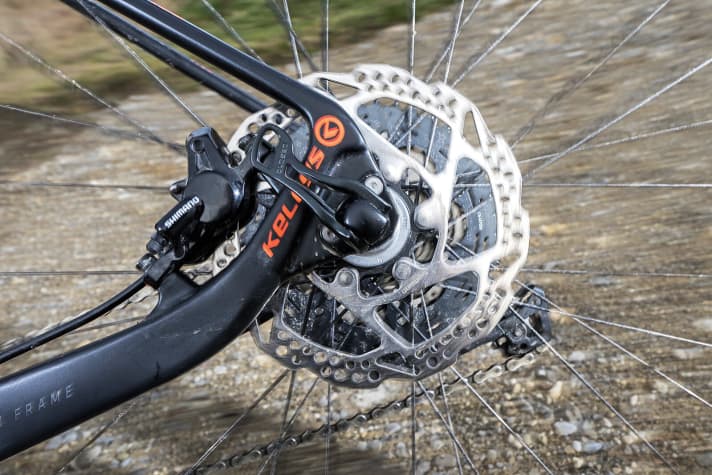 HOT BRAKES: "It'll wear in" is what many people think when the pads are a little oily. During my test ride, however, I quickly became disillusioned. No matter how I braked and how hot the brakes got, the braking performance was absolutely weak - dangerously weak in fact. Absolutely nothing improved over time. Conclusion: life-threatening.