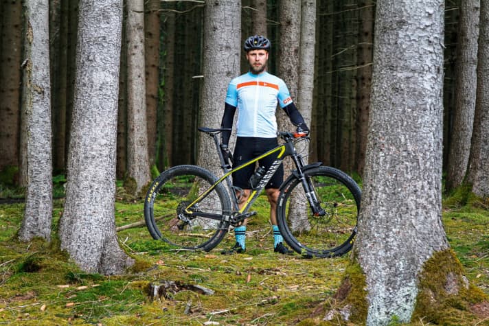  Endurance tester Stefan Loibl with the Canyon Exceed CF SLX 9.9 model year 2016