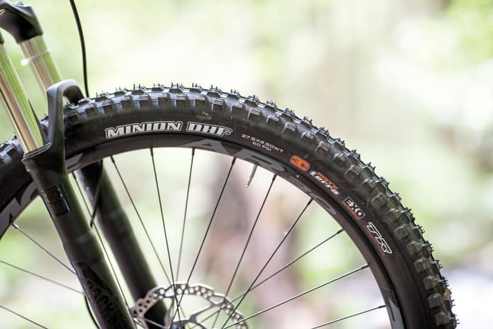   Focus Vice: The Maxxis Minion DHF front tyre with its expensive triple rubber compound impressed with solid grip and outshone the cheaper tyres on the Bergamont and Haro.