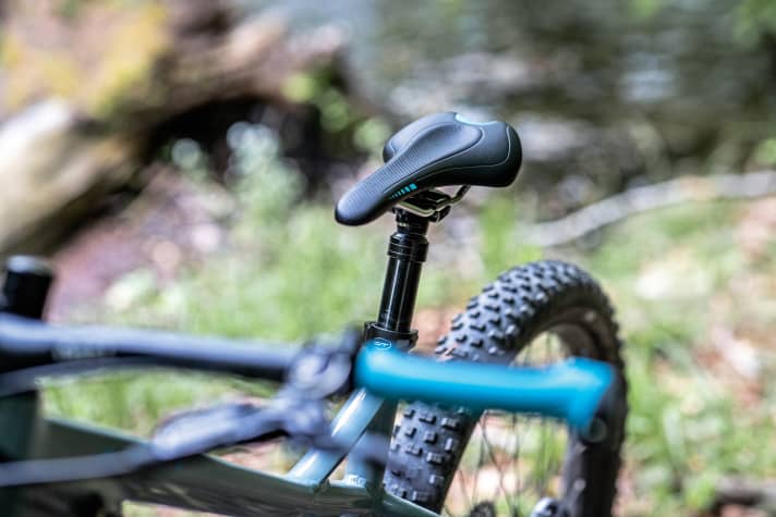   Conway MT 827 Plus: The narrow and hard saddle on the Conway skimps on comfort. Reader Andi would swap the saddle for another model in a heartbeat.