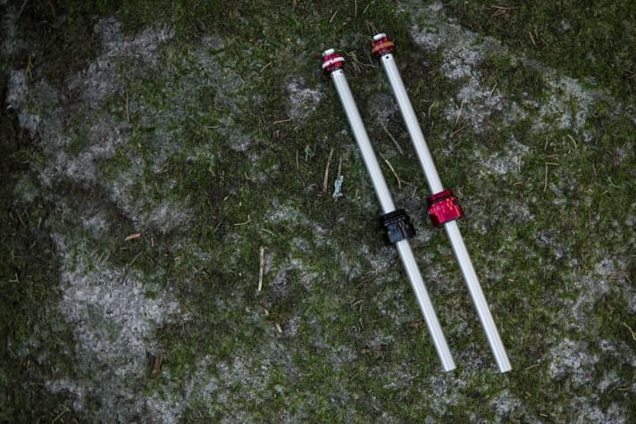 Der neue Sealhead (Dichtungskopf rechts) gleitet auf dem Dämpfungsschaft dank einer neuen Dichtung mit deutlich weniger Reibung. | g.