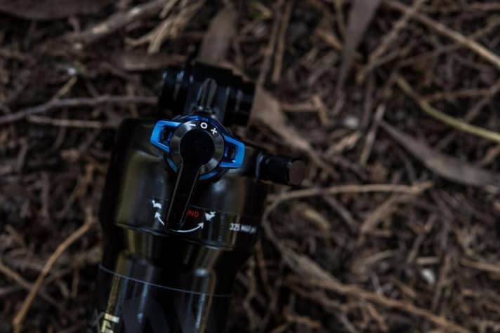 Auch die Rockshox-Dämpfer Deluxe und Super Deluxe bekommen die neuen Beinamen der Signatur Series. Außerdem lässt sich beim Deluxe-Dämpfer in Zukunft die Druckstufe im offenen Modus in drei Positionen nochmals feintunen. | n.