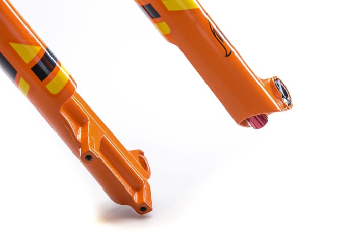   Sieht aus wie vorher. Am Casting der Fox 32 SC-Gabel hat sich kaum etwas geändert.