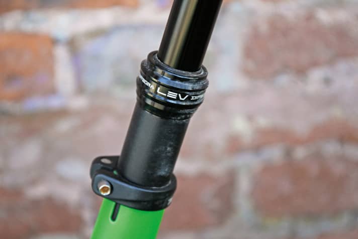   The hydraulics of the Kind Shock support caused problems, which meant that the saddle kept dropping by centimetres.