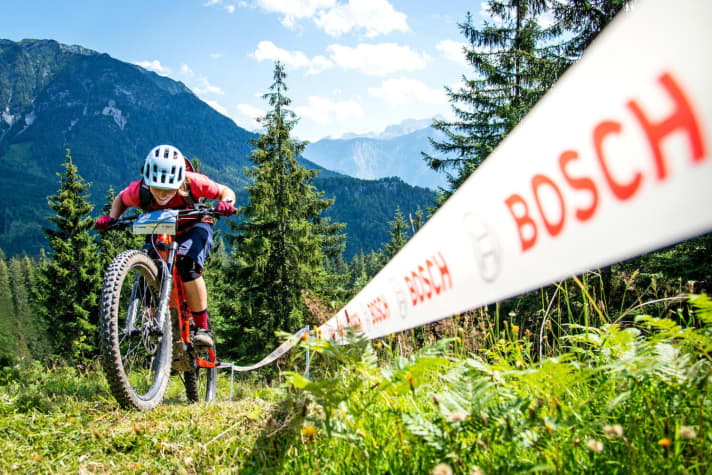   Der vorletzte Stopp der Bosch eMTB Challenge findet in Bad Goisern statt.